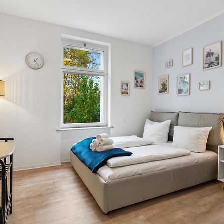 Vorstadtoase - 2 Personen - Eichwalde, Naehe Ber - Queensize-Bett, Netflix, Parken Luaran gambar