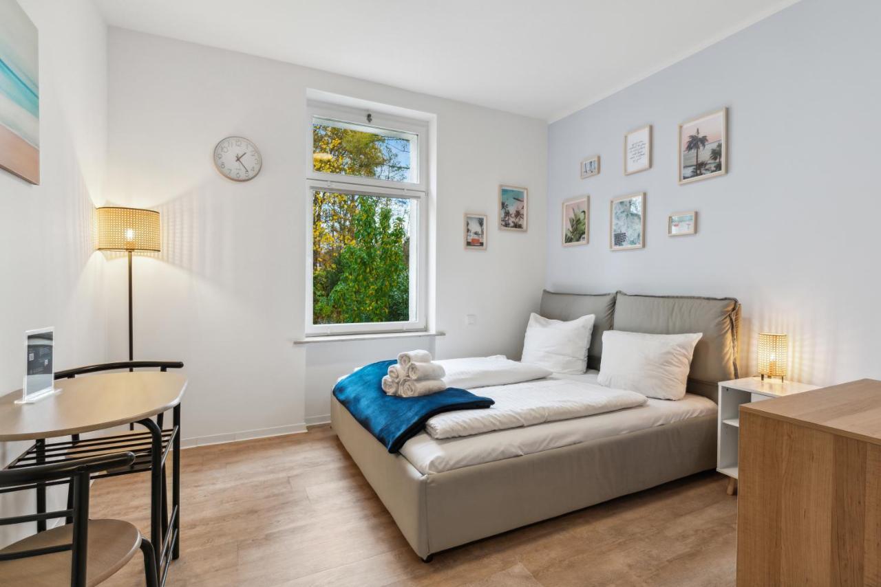 Vorstadtoase - 2 Personen - Eichwalde, Naehe Ber - Queensize-Bett, Netflix, Parken Luaran gambar