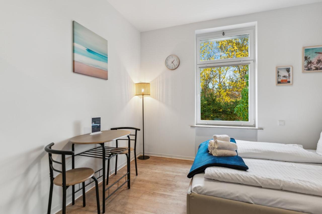 Vorstadtoase - 2 Personen - Eichwalde, Naehe Ber - Queensize-Bett, Netflix, Parken Luaran gambar